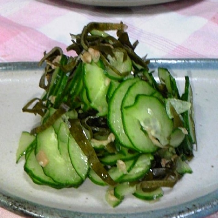 お弁当に緑色おかず!きゅうりのしょうが昆布和え♪